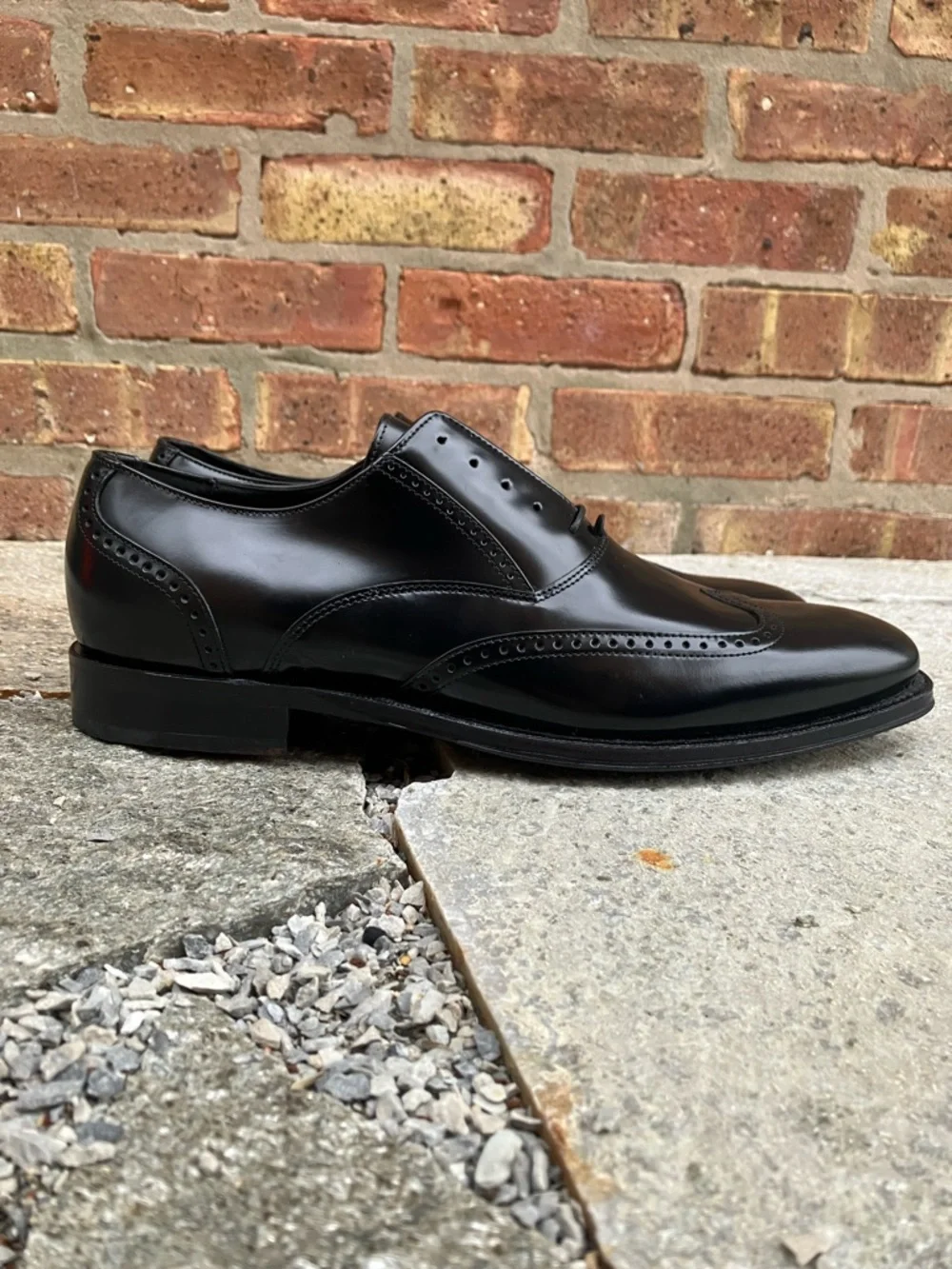 Johnston & Murphy Black Leather Wingtip Derby Shoes